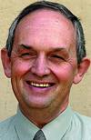 Dr Bennie Coetzer